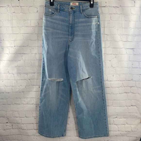COPY - Wrangler Women’s Distressed High Rise Wide Leg Jeans Size 6 NWOT - Picture 1 of 7